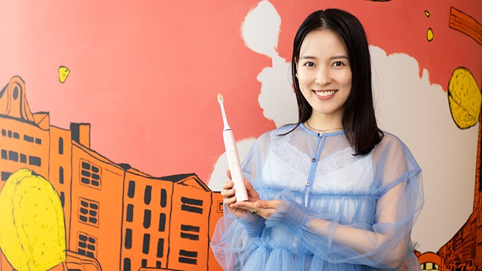 電動歯ブラシで世界が変わる！家電と美にこだわる女優・奈津子さんによる、美活のための電動歯ブラシの選び方＆磨き方。