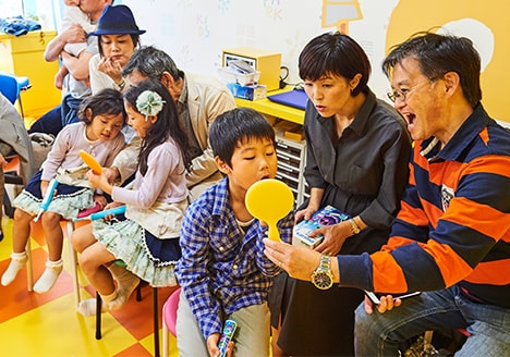 東京・東銀座にある歌舞伎座タワー内「銀座キッズデンタルパーク」で、AERA with Kids主催、フィリップス協賛による「親子で学ぶ歯磨きセミナー」が開催されました。